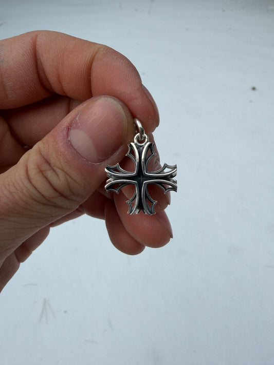 Spine Pendant