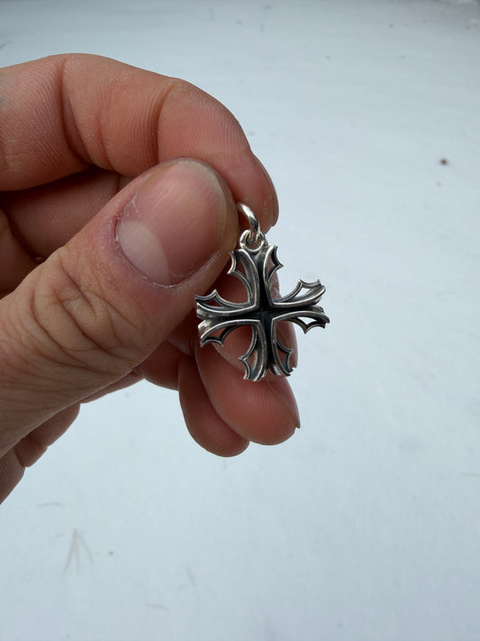 Spine Pendant